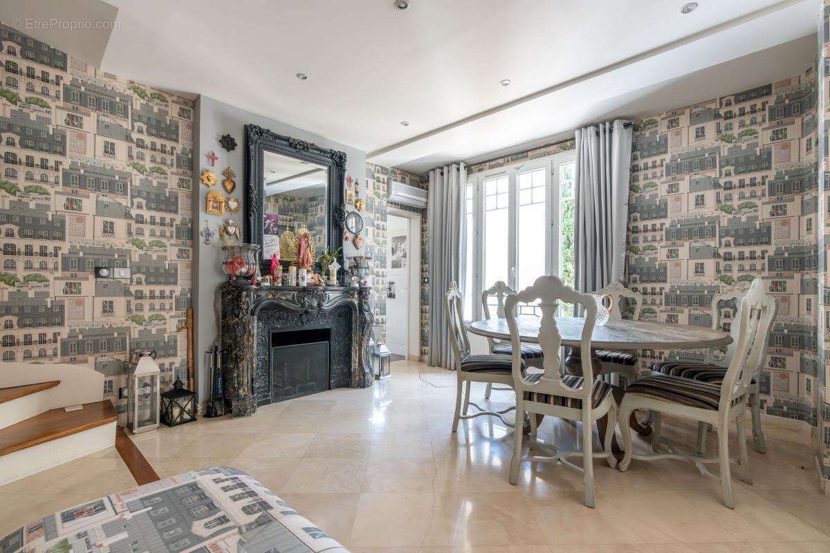 Maison à SAINT-MAUR-DES-FOSSES