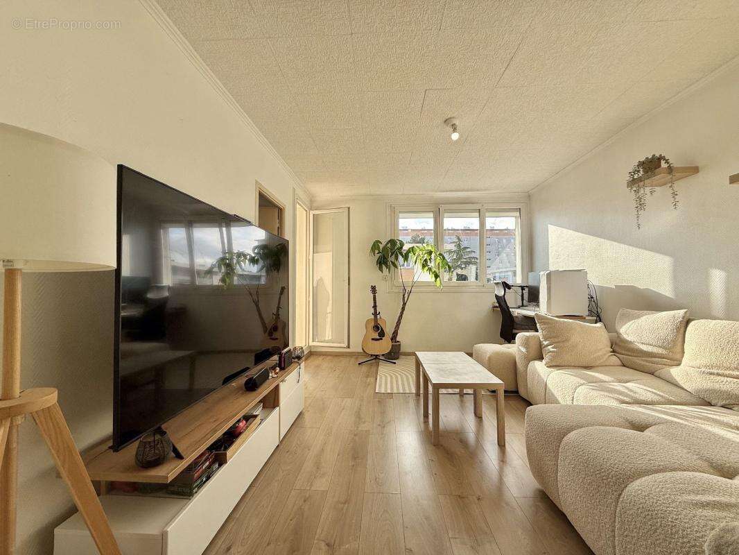 Appartement à CHENOVE