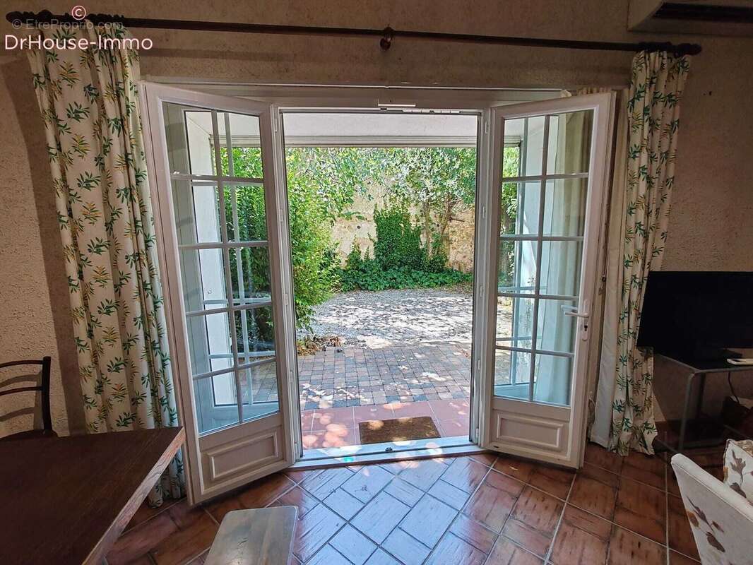 Maison à BESSE-SUR-ISSOLE