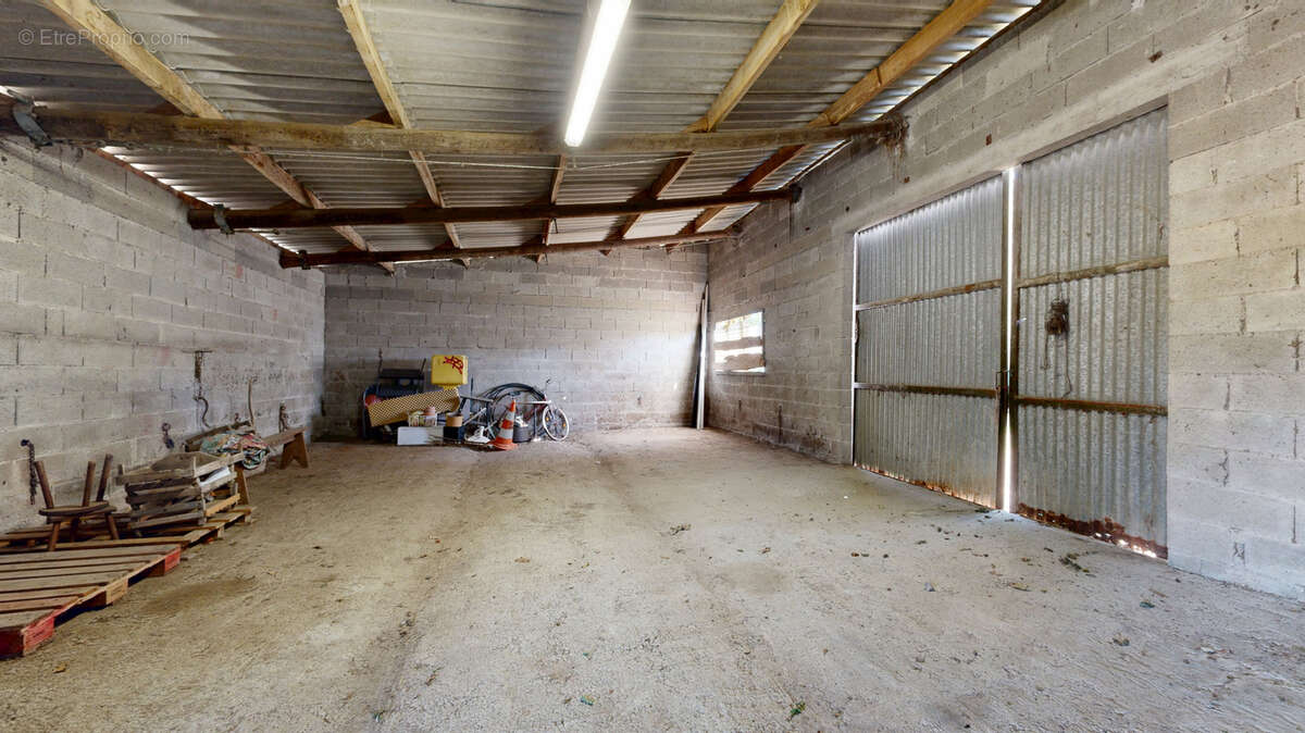 Longère de 146m2 avec dépendances sur 2 hectares. - photo 18