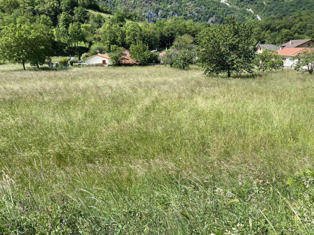 Terrain à USSAT