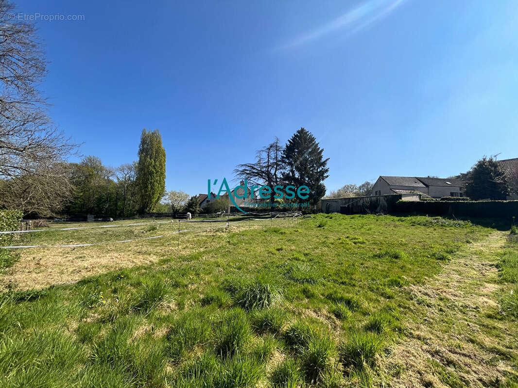 Terrain à BRUEIL-EN-VEXIN