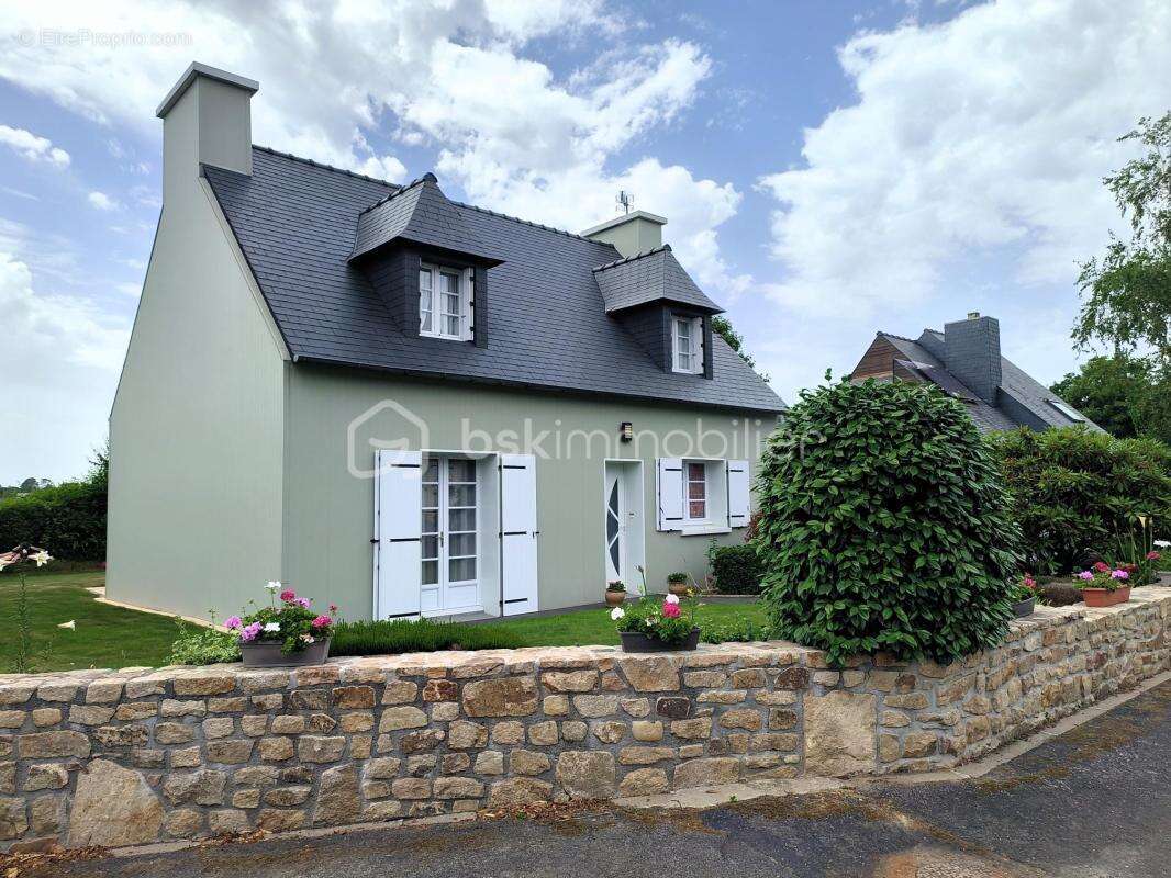 Maison à SAINT-THONAN