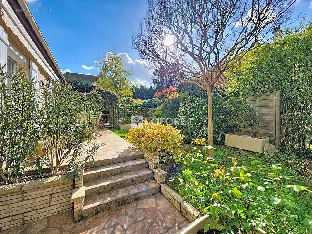 Maison à L'HAY-LES-ROSES