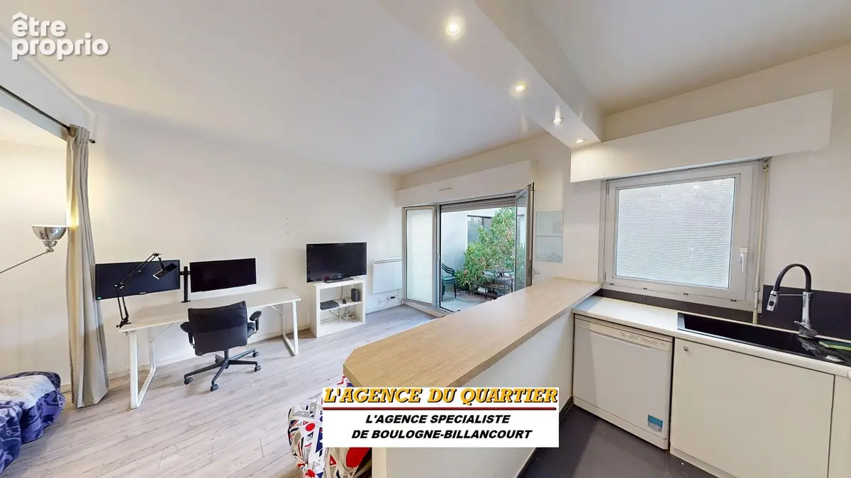Rue Gallieni, beau studio 2 pièces de 32m² avec jardin-terrasse de 9m² et cave. - photo 1