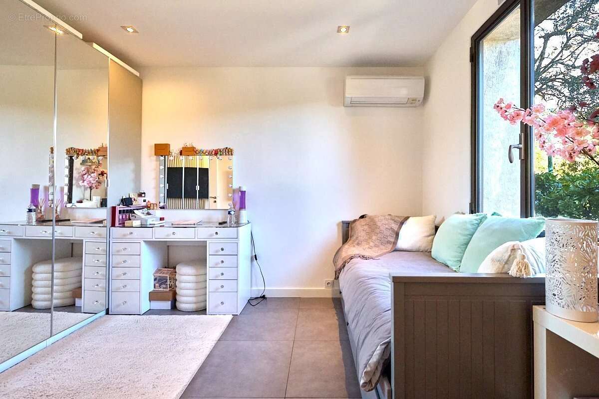 Appartement à VILLENEUVE-LOUBET
