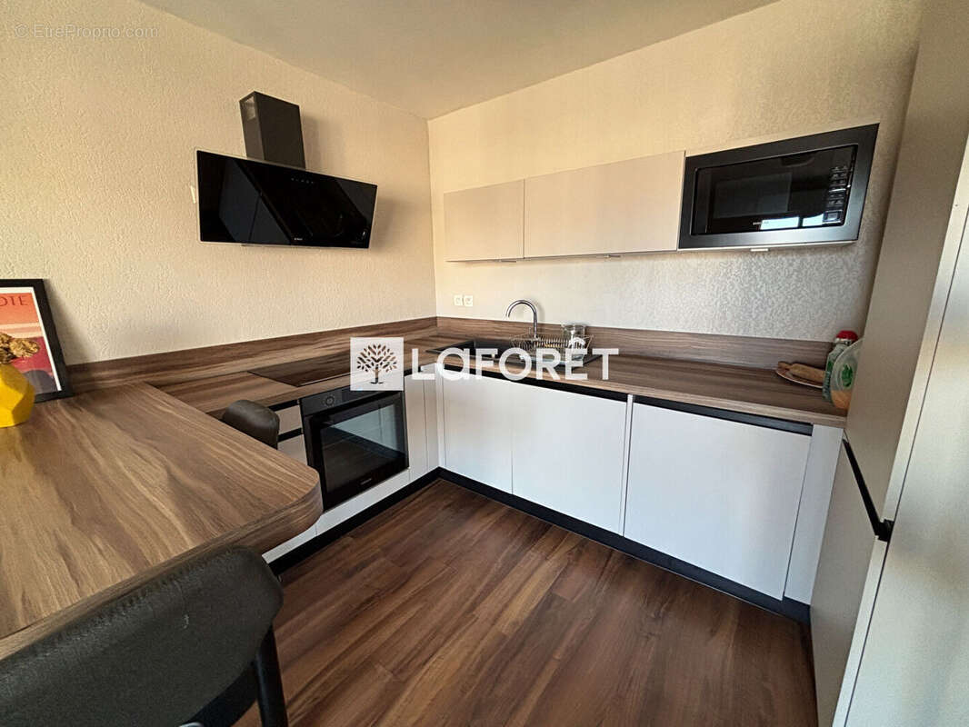 Appartement à SAINT-LAURENT-DU-VAR
