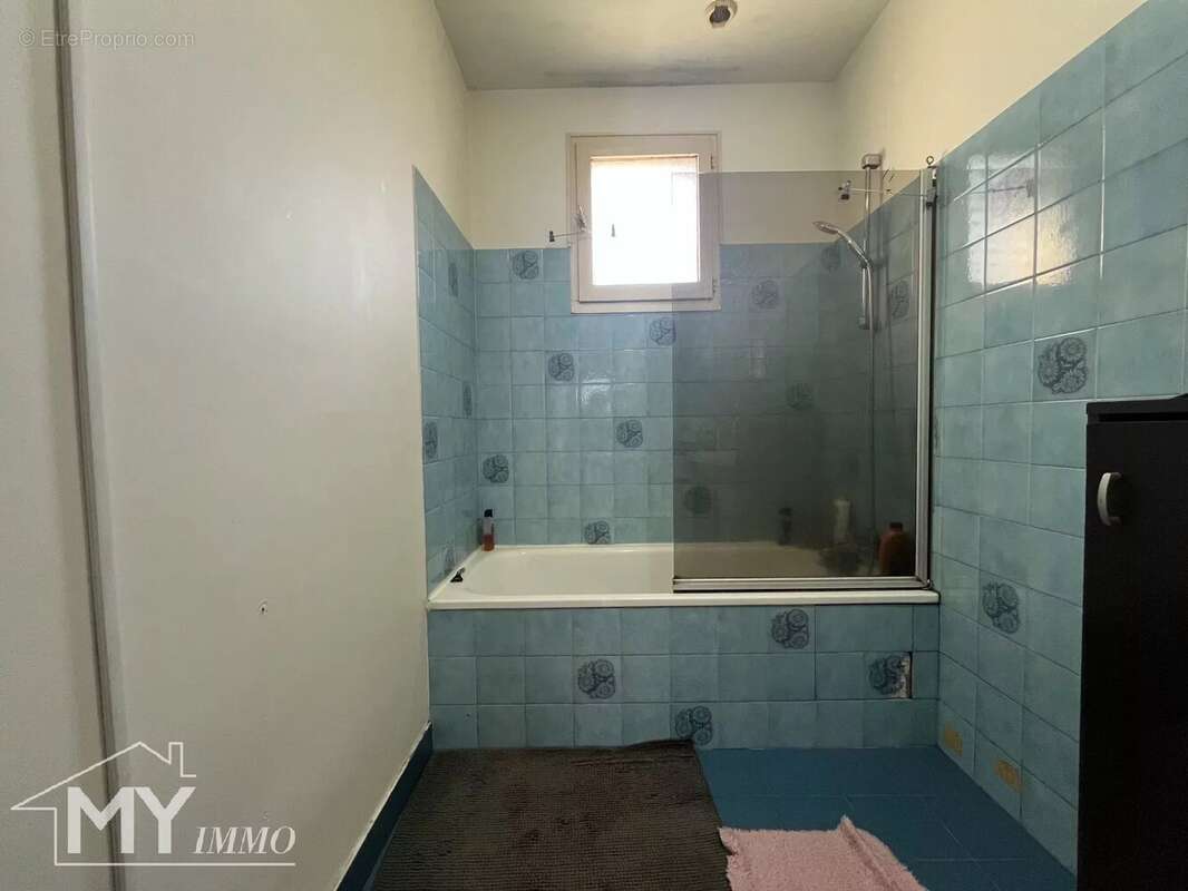 Maison à PESSAC-SUR-DORDOGNE