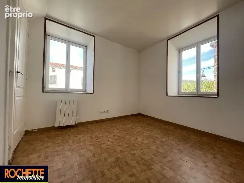 Appartement 200 m² à Neronde  - photo 7