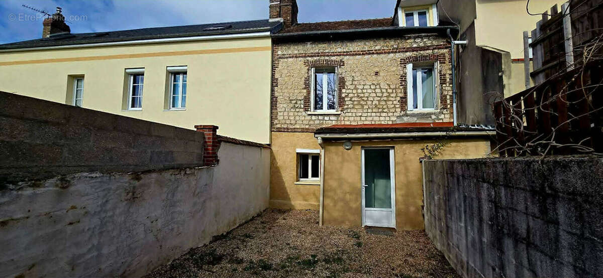 Maison Caudebec Les Elbeuf 3 pièce(s) 62 m2 - photo 9