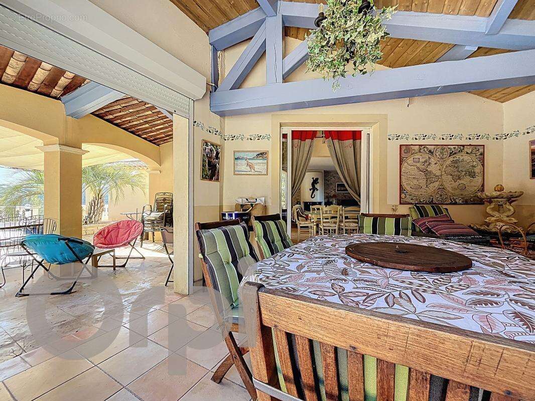 Maison à LES ISSAMBRES