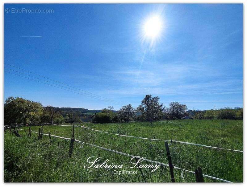 Terrain à SUIZY-LE-FRANC