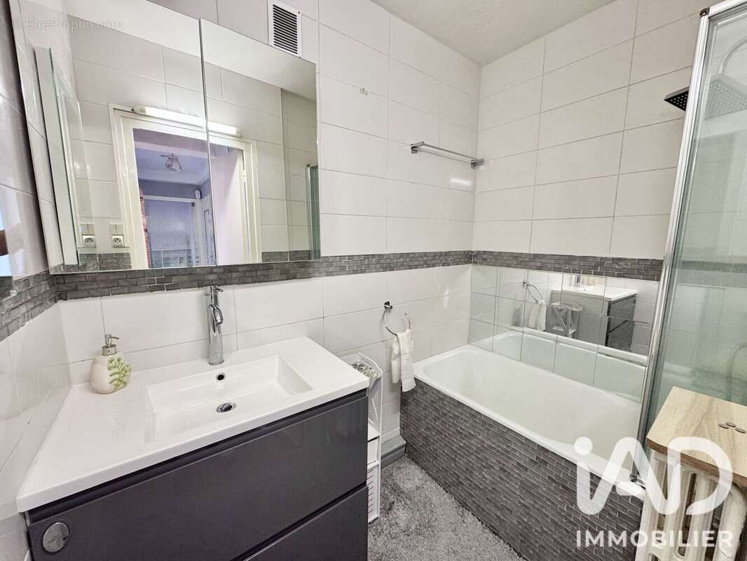 Appartement 75 m² à Saint-Etienne  - photo 6