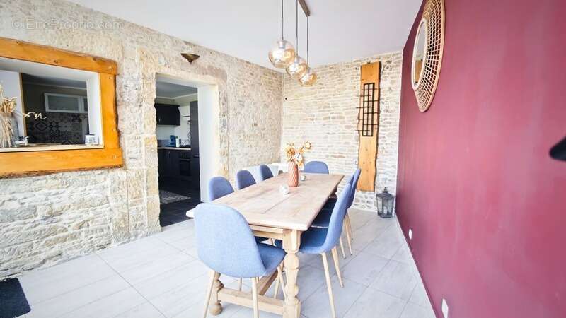 Maison à COLLEVILLE-MONTGOMERY