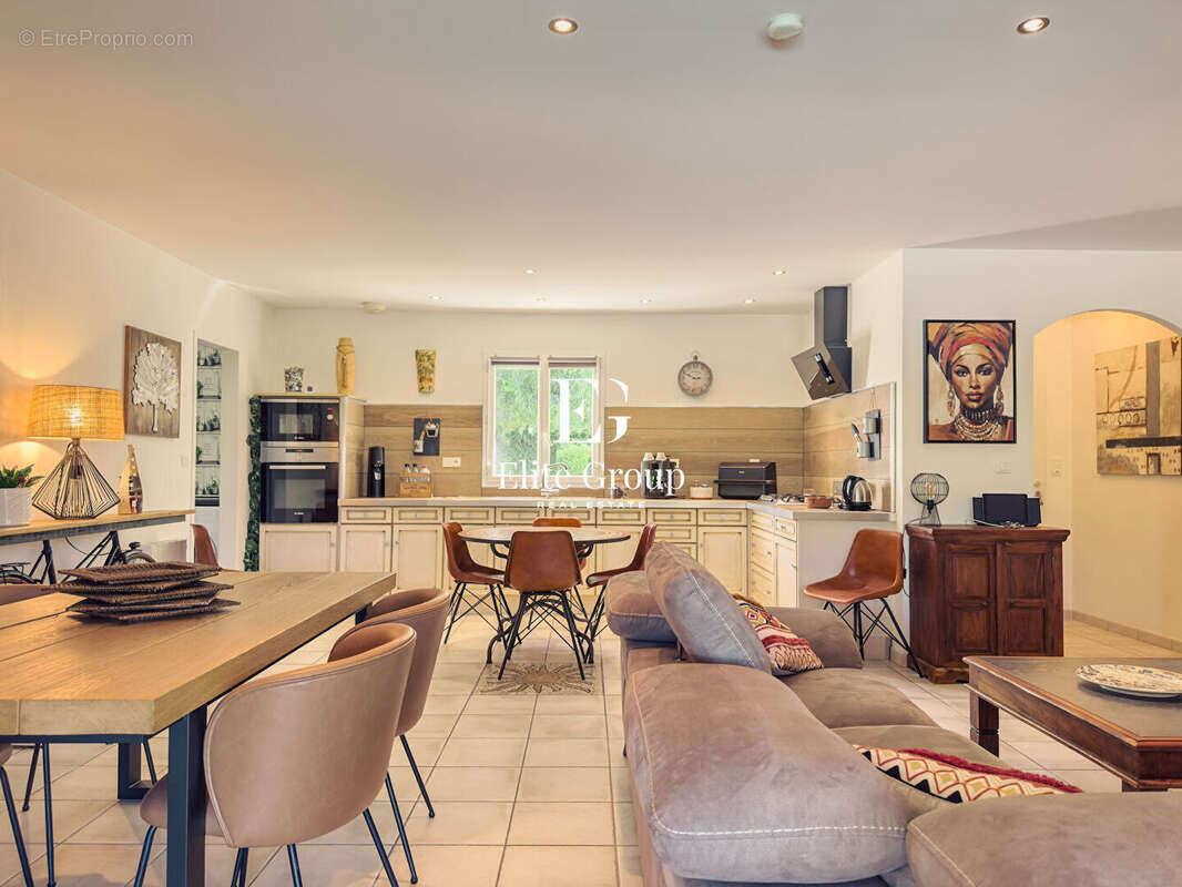 Maison à CHATEAUNEUF-SUR-CHARENTE