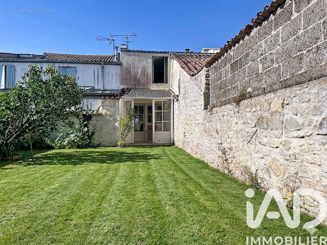 Photo 1 - Maison à ESNANDES