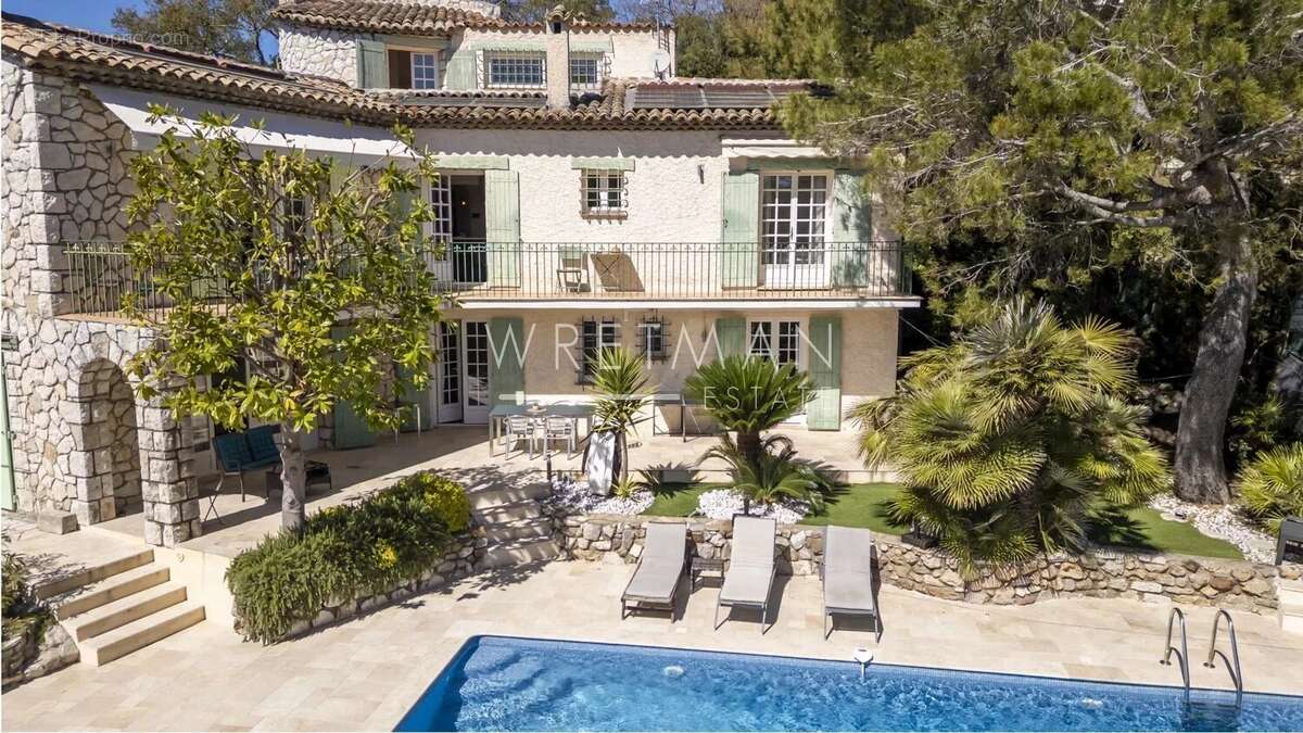 Maison à MANDELIEU-LA-NAPOULE