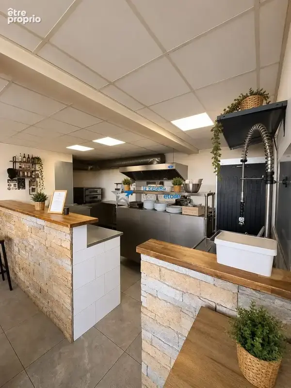 Commerce 61 m² à vendre à Furiani (20600) - photo 2