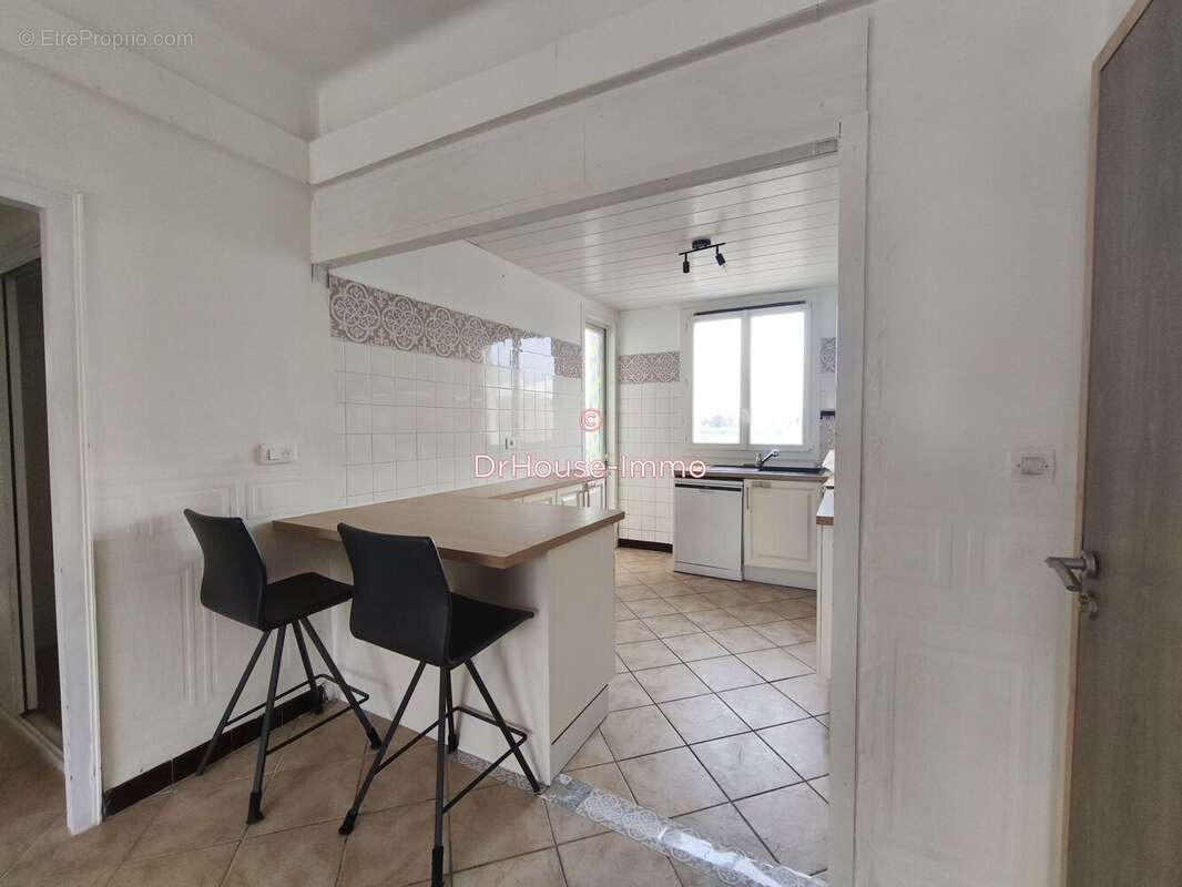 Appartement à PEYROLLES-EN-PROVENCE
