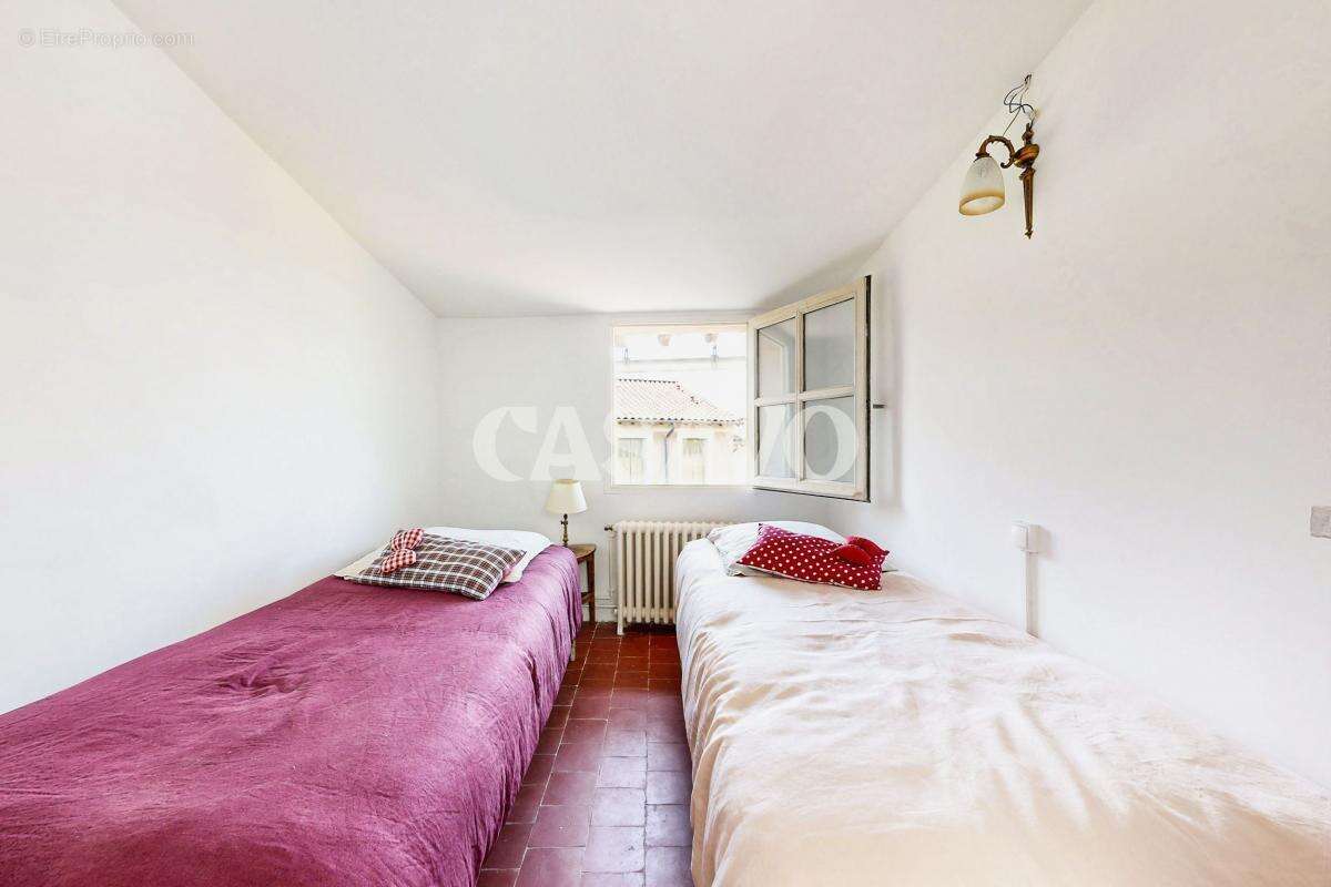 Maison à L'ISLE-SUR-LA-SORGUE