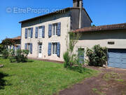 Maison à BERNAC