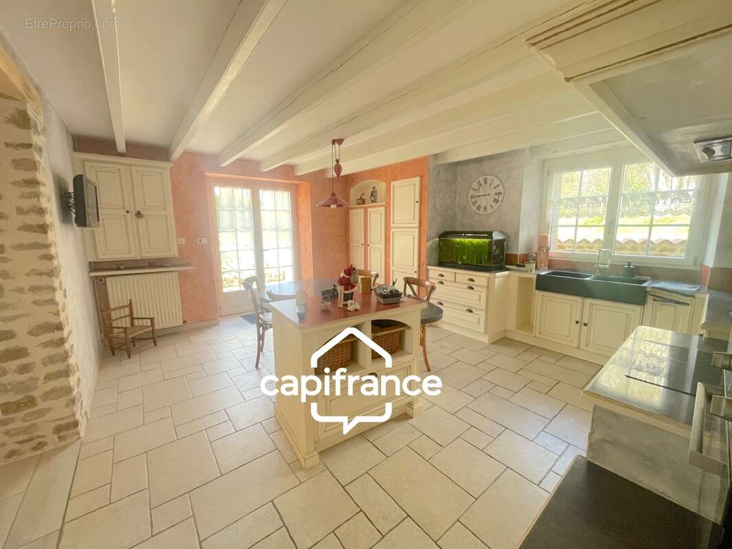 À vendre – Maison de campagne à SAINT CYR DES GATS (85) - photo 4