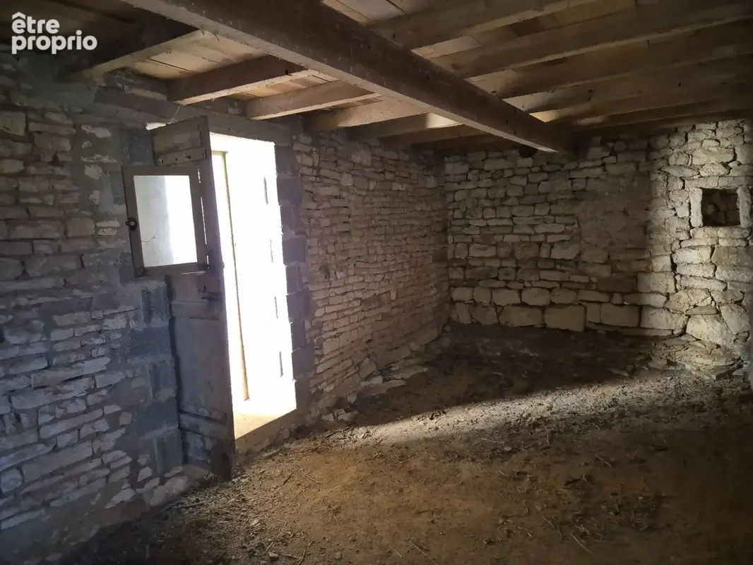 Corps de Ferme de 340 m2, avec plusieurs maisons indépendantes et 200 m2 de dépendances - photo 85