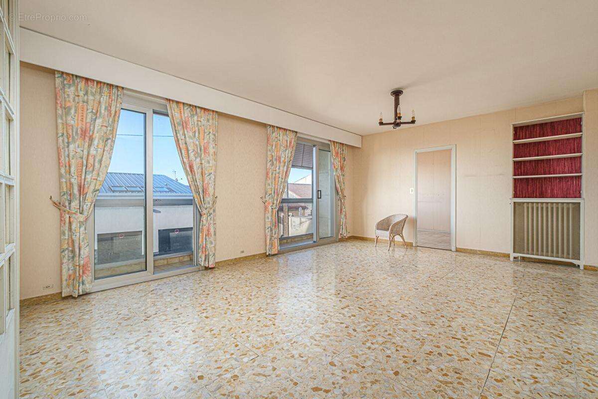 Appartement à MARSEILLE-8E