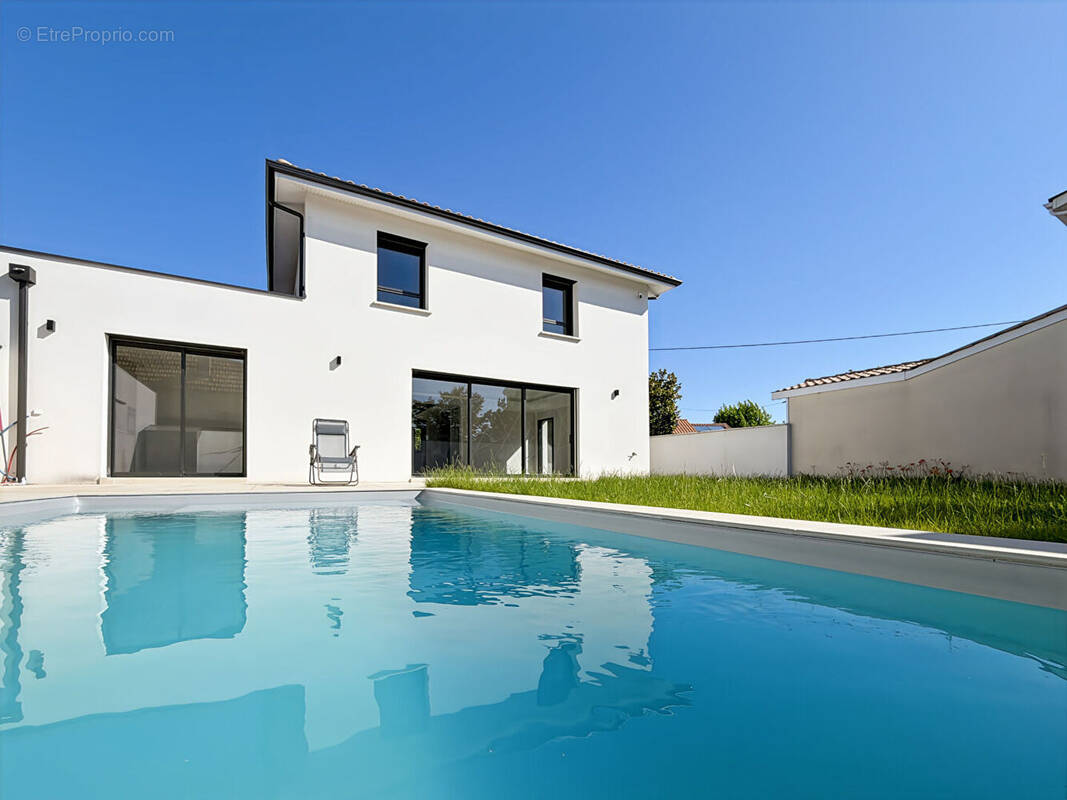 Maison à VILLENAVE-D'ORNON
