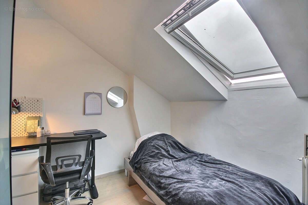 Appartement à COURBEVOIE