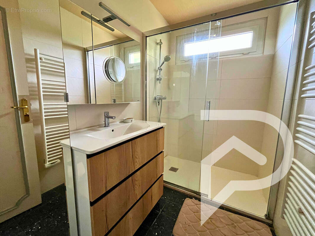 Maison à ESTREES-SAINT-DENIS