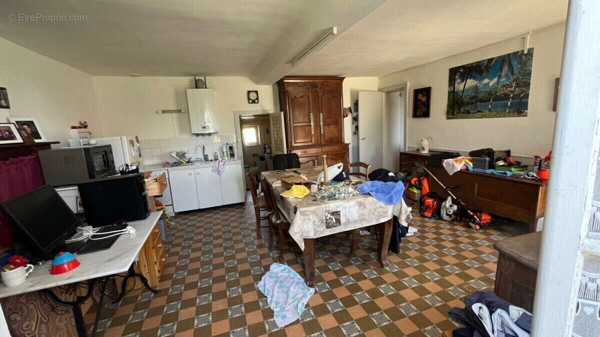 Maison à SAINTE-CERONNE-LES-MORTAGNE