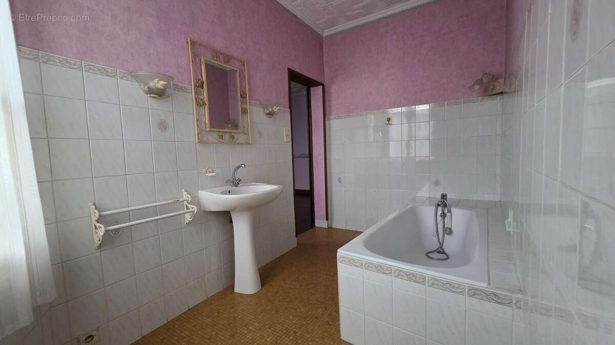 Photo 6 - Maison à BAUGE