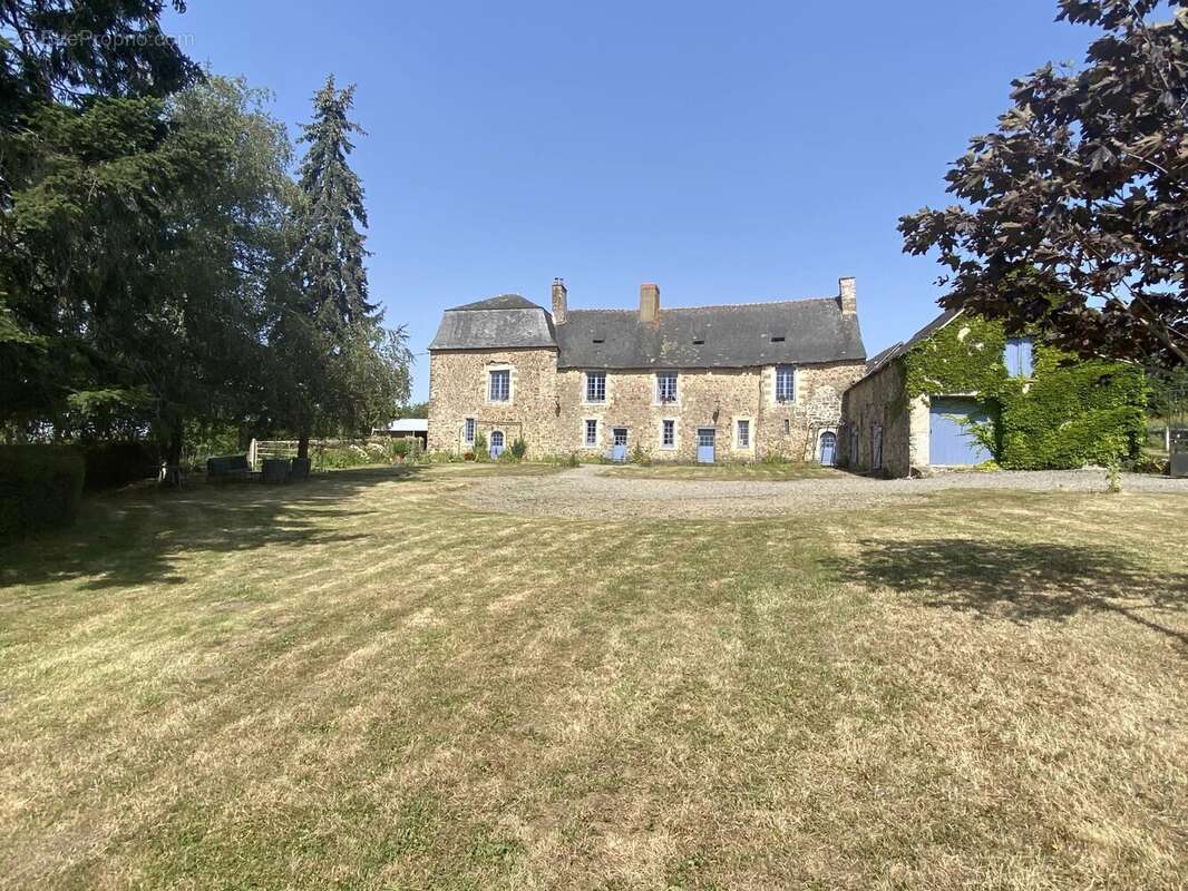 Maison à SAINTE-SUZANNE