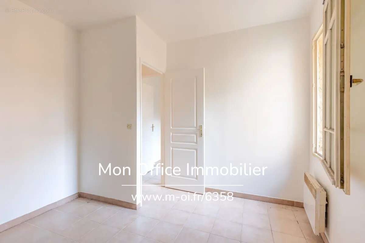Appartement à MARSEILLE-2E