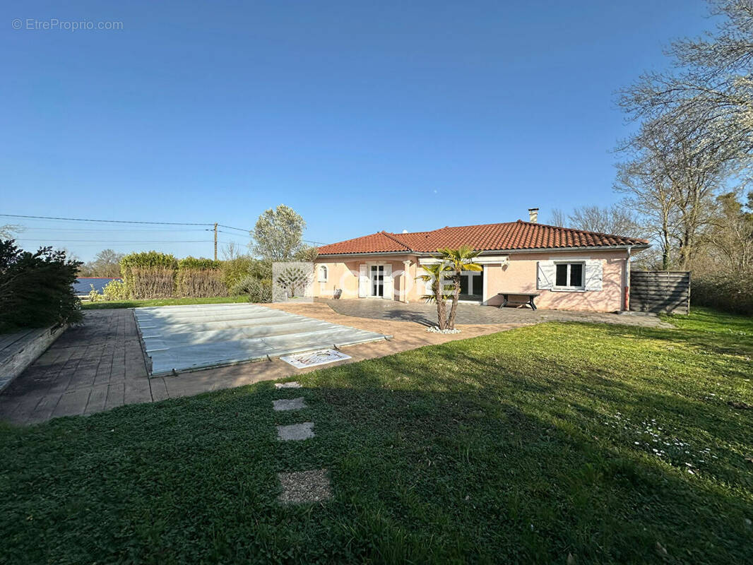 Maison à SAINT-JULIEN-SUR-VEYLE
