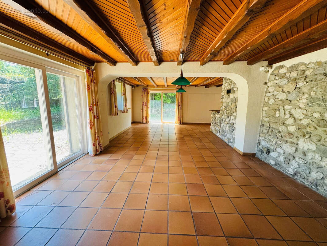 Maison à ALLONZIER-LA-CAILLE