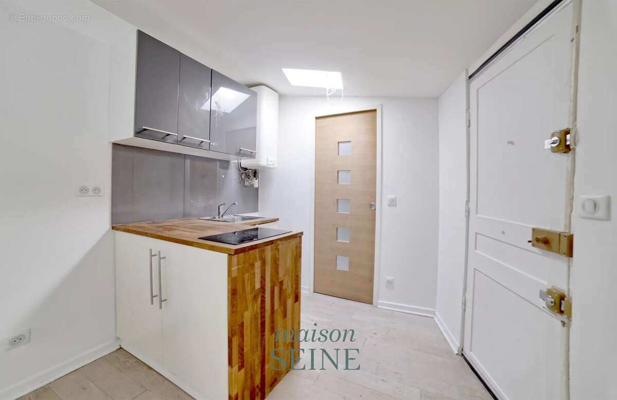 Appartement à PARIS-18E