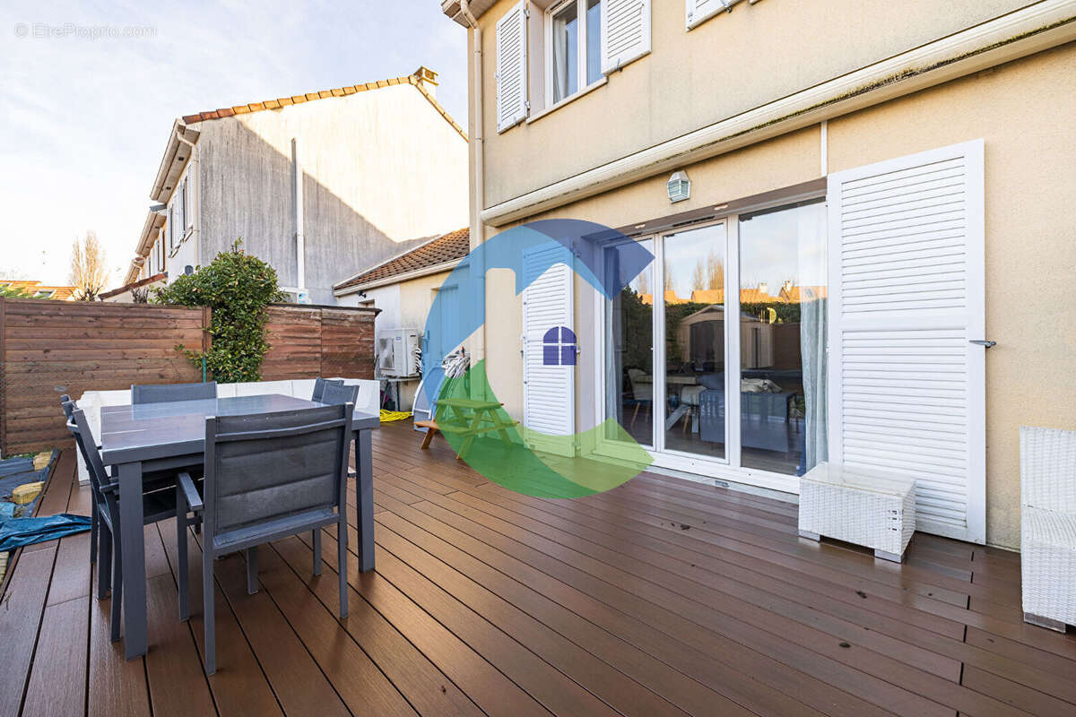 Maison à BALLAINVILLIERS