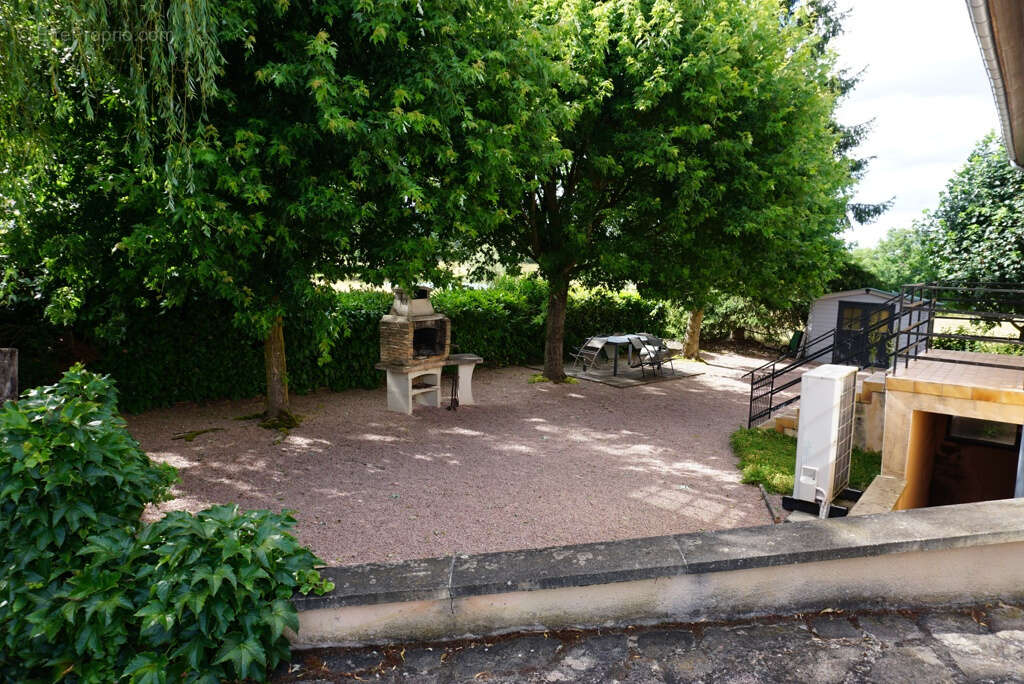 Balle maison avec terrain et etangs - photo 10