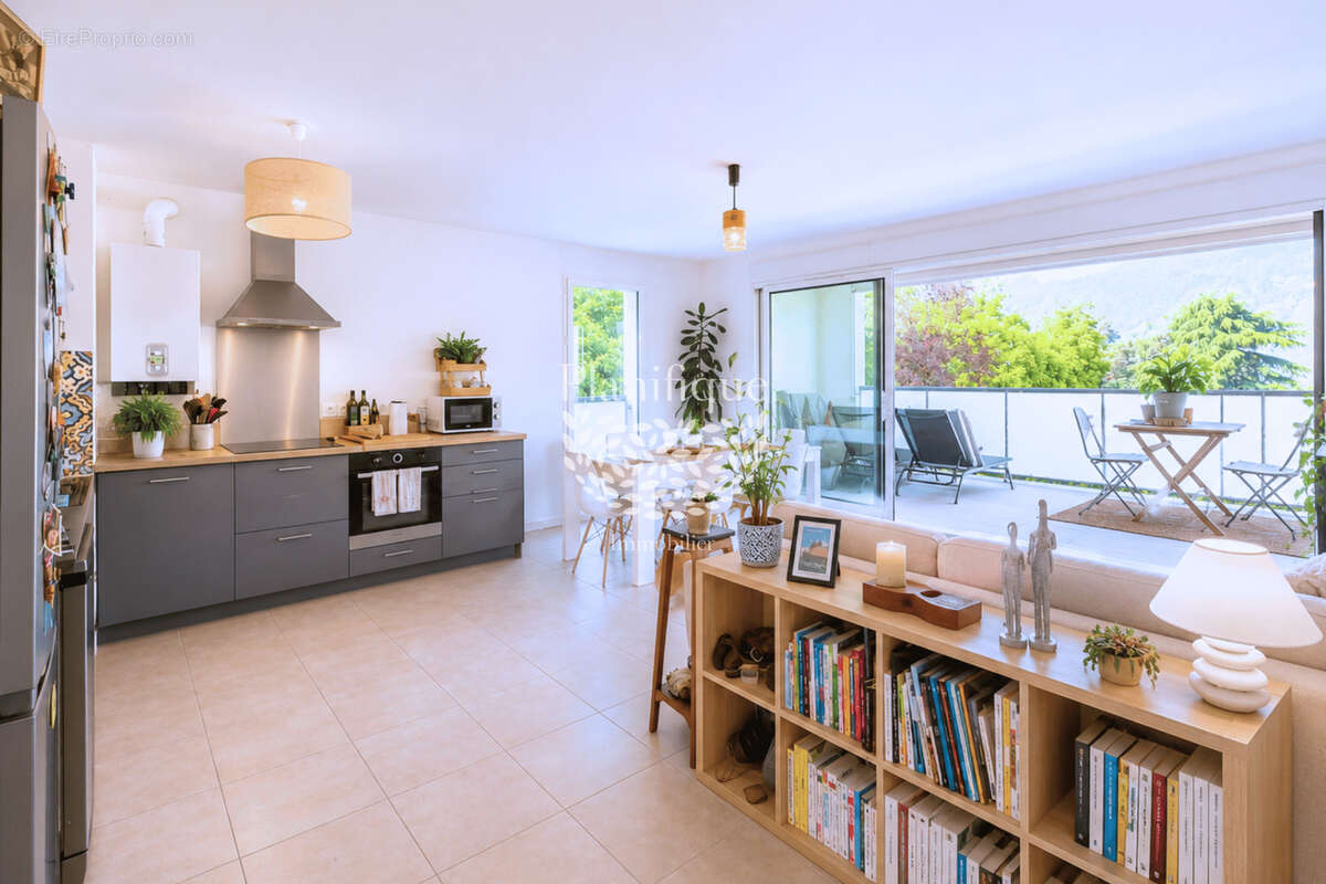 Appartement à BRISON-SAINT-INNOCENT