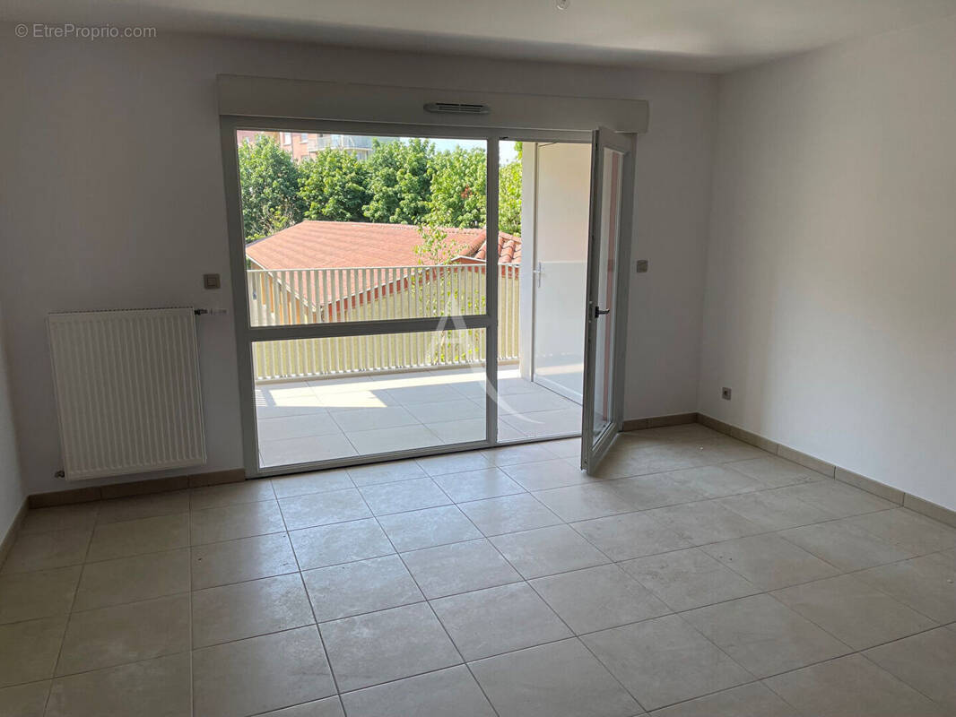 Appartement à PERONNAS