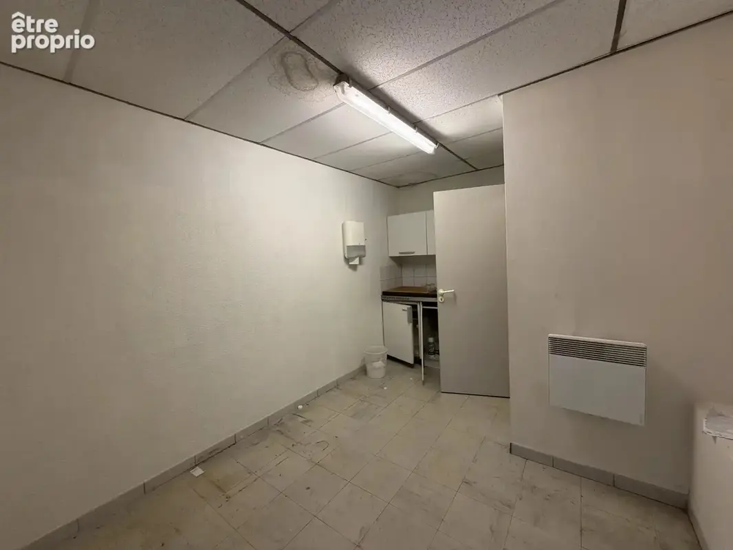Castres local commercial - photo 8