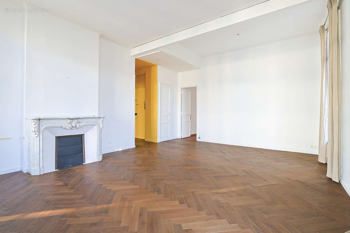 Appartement à HYERES