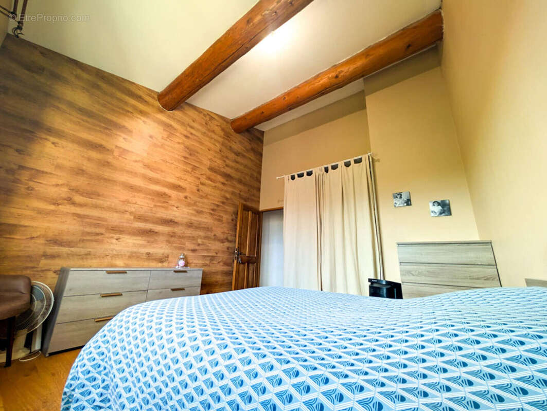 Maison à L'ISLE-SUR-LA-SORGUE