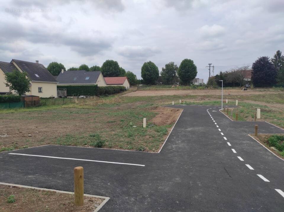 Terrain à LES DAMPS