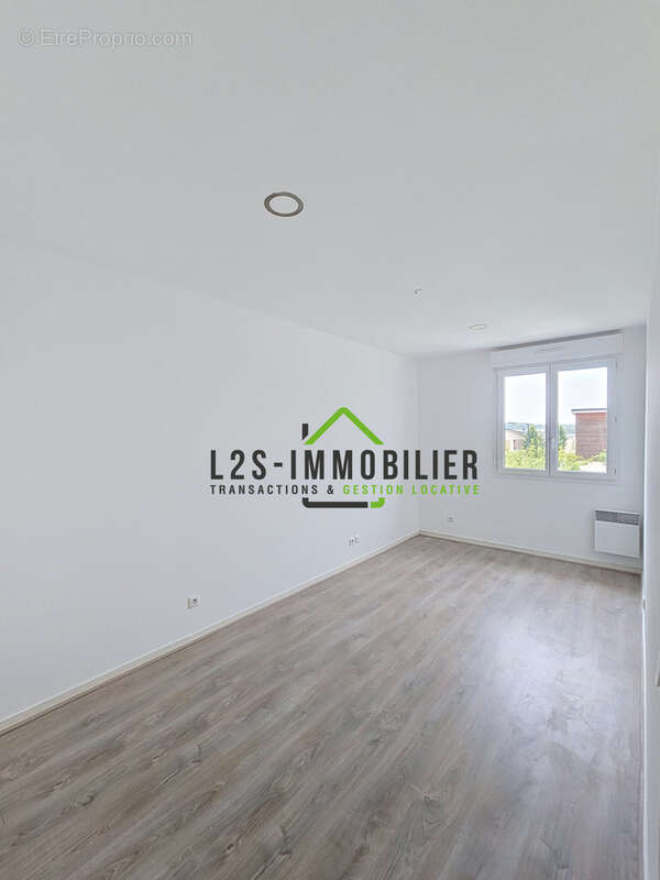 L2S IMMOBILIER MAISON F5 de 87 m2 (99 m2 avec véranda) avec Garage / Construction de 2015 - photo 9