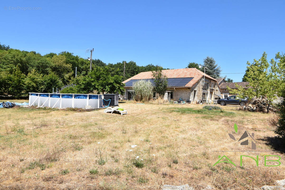 Maison à GRASSAC