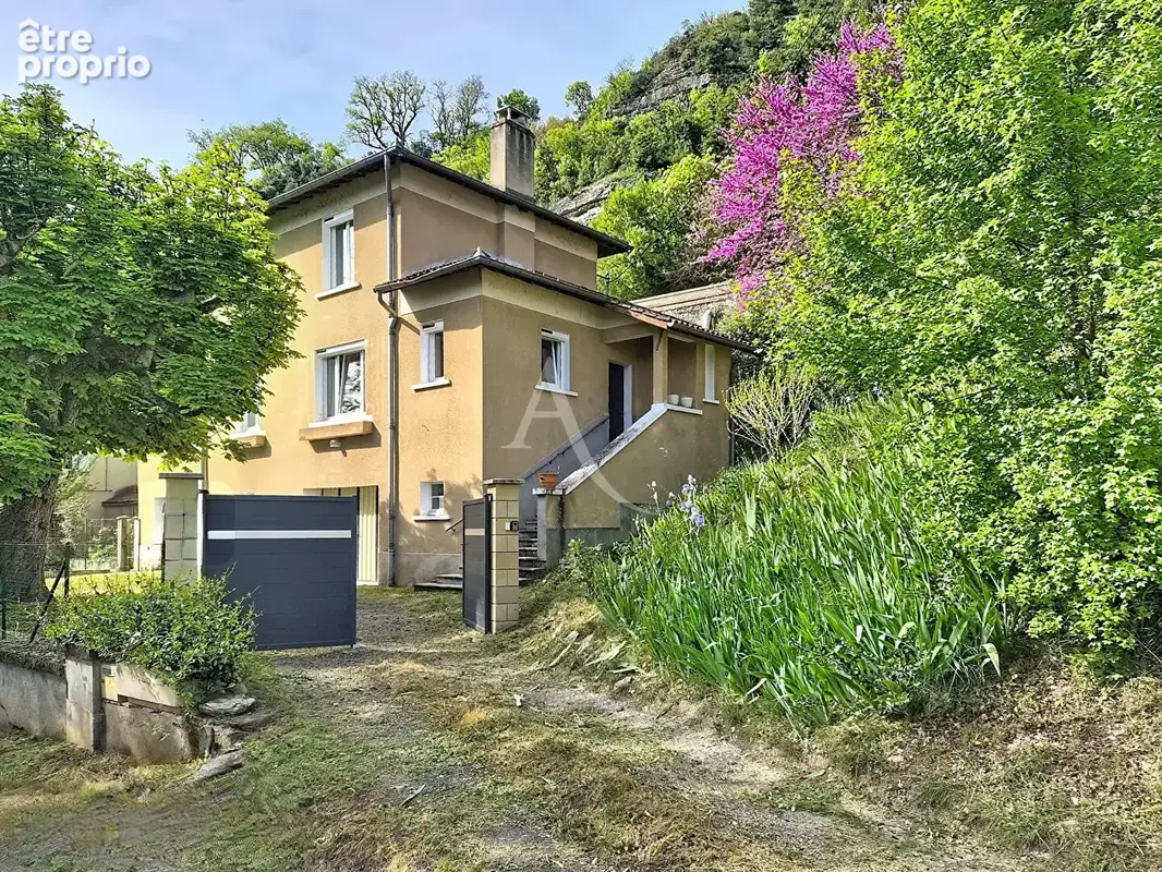 Maison à MERCUES