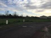 Terrain à CHAMPAGNE-LES-MARAIS